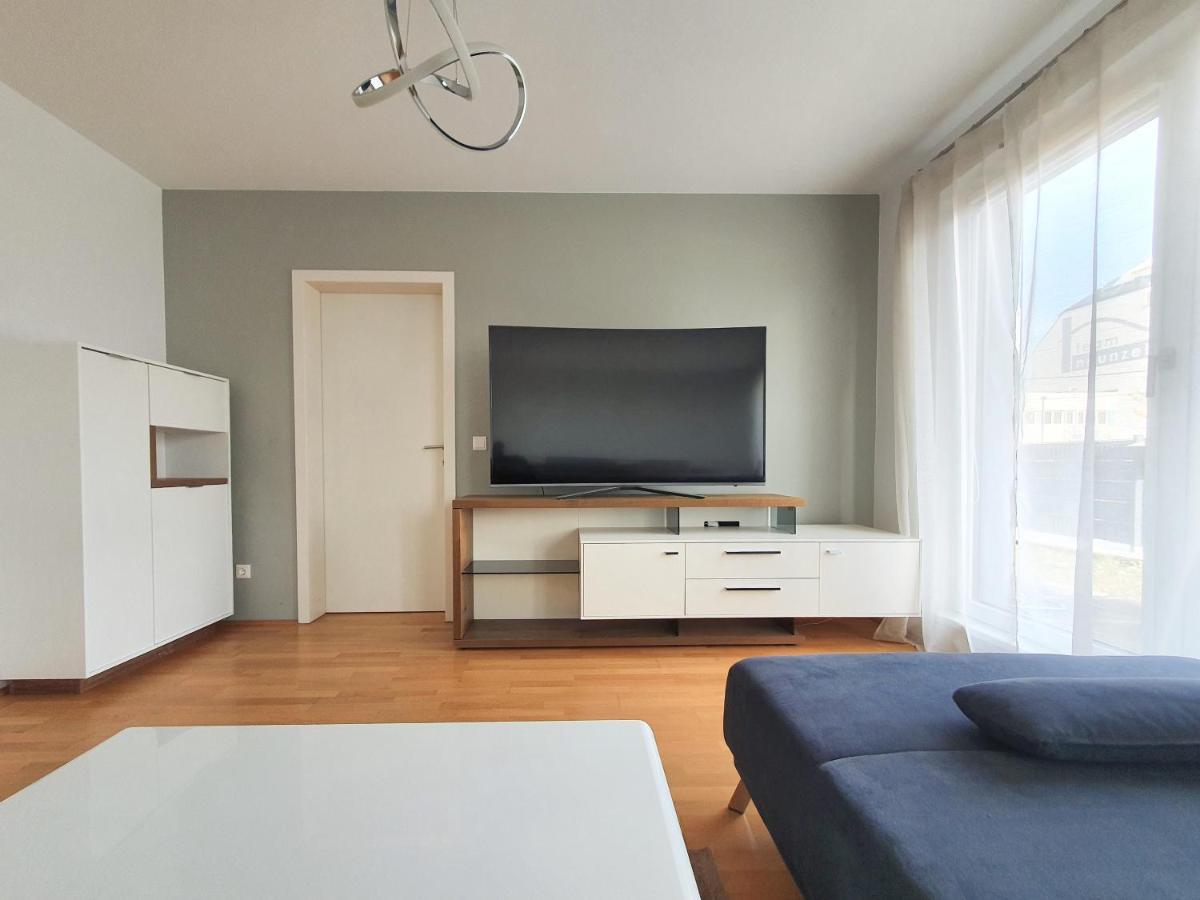 Near Lake Spacious & Furnished Beautiful Apartment Виена Екстериор снимка